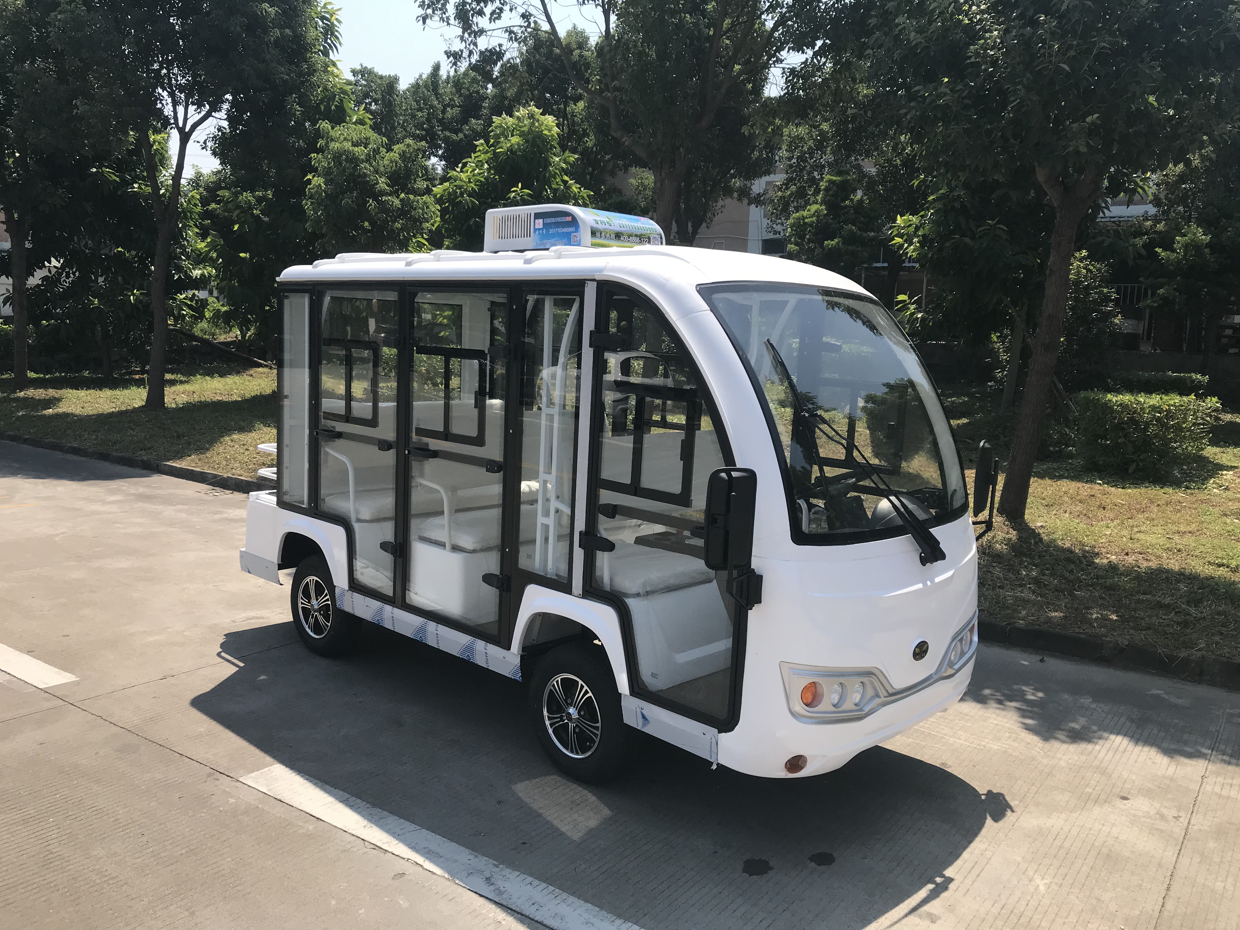 8座封閉式電動觀光車
